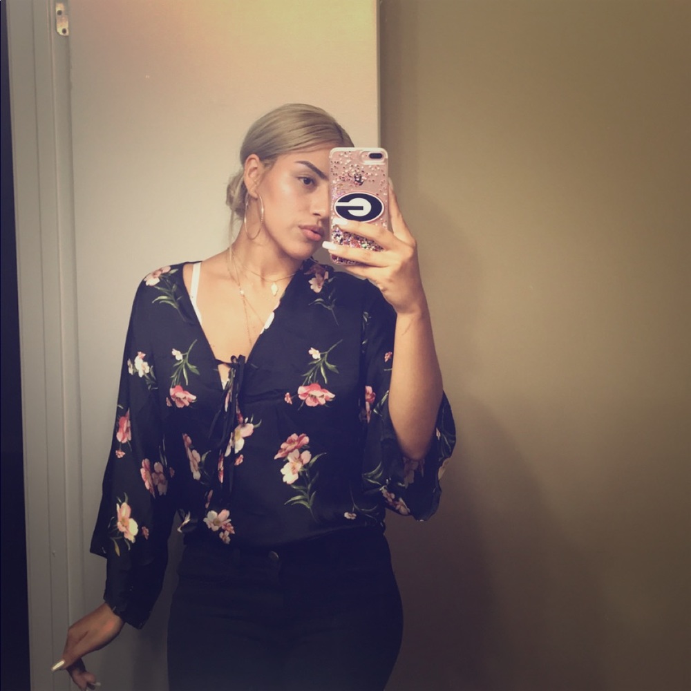 Cute silky flower top